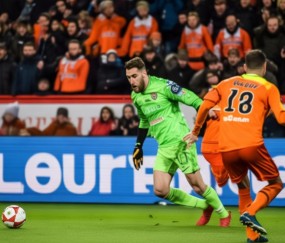 洛里昂門(mén)將撲救失誤淚灑球場(chǎng)，球隊降級后的反思與重建之路